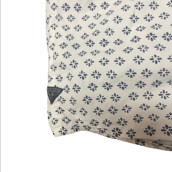 Guess button down shirt. B1 - Picture 4 of 10